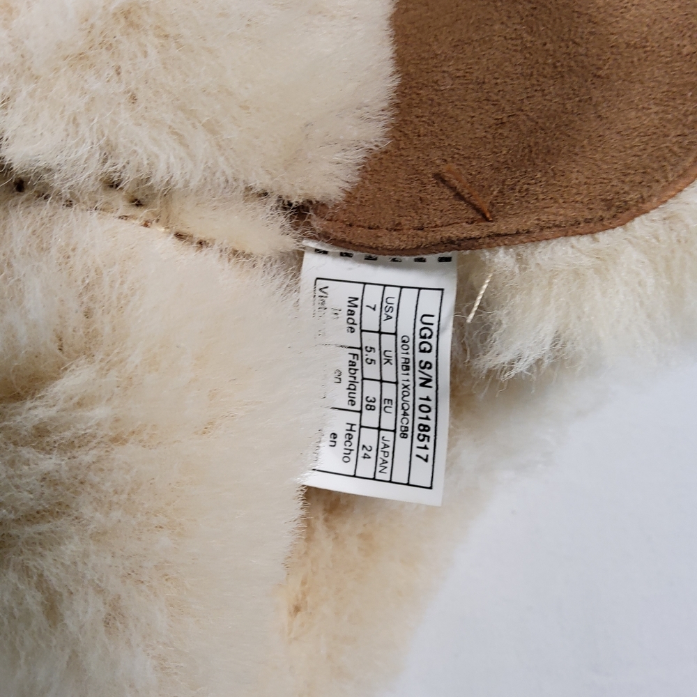 Uggs size 7 - Picture 3 of 4